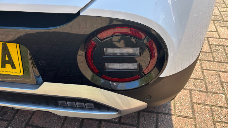 Hyundai INSTER 85kW 02 49kWh 5dr Auto Electric Hatchback